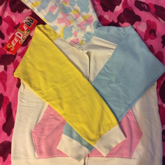 Bape - Picture 2 of 8